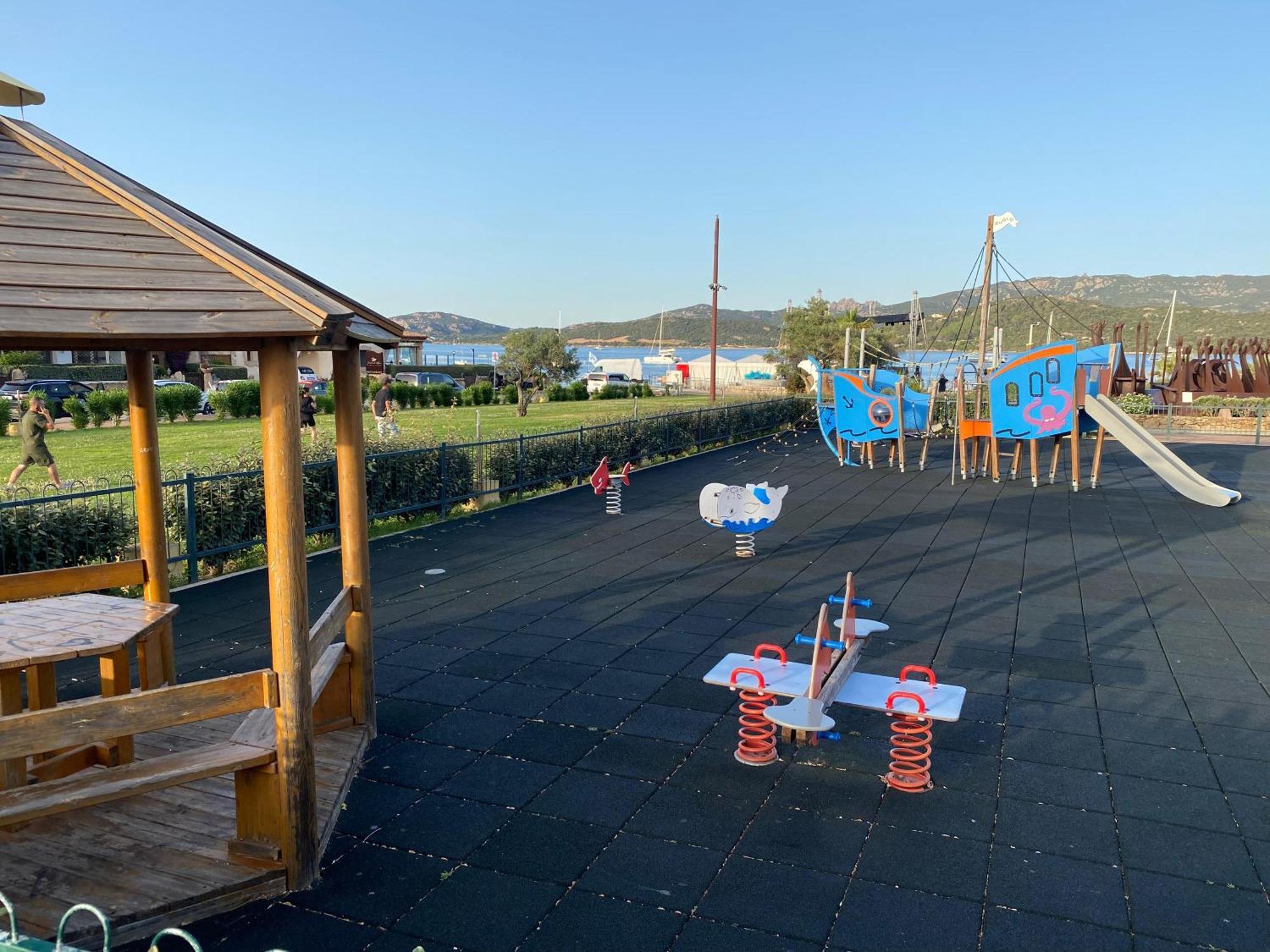 Nrh Cannigione Sunrise Rooftop Eksteriør billede